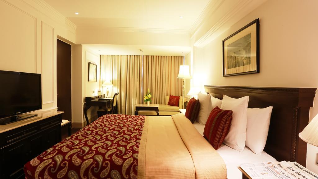 The Ashok, Hotel 5*