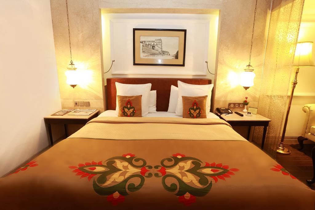 The Ashok, 5*