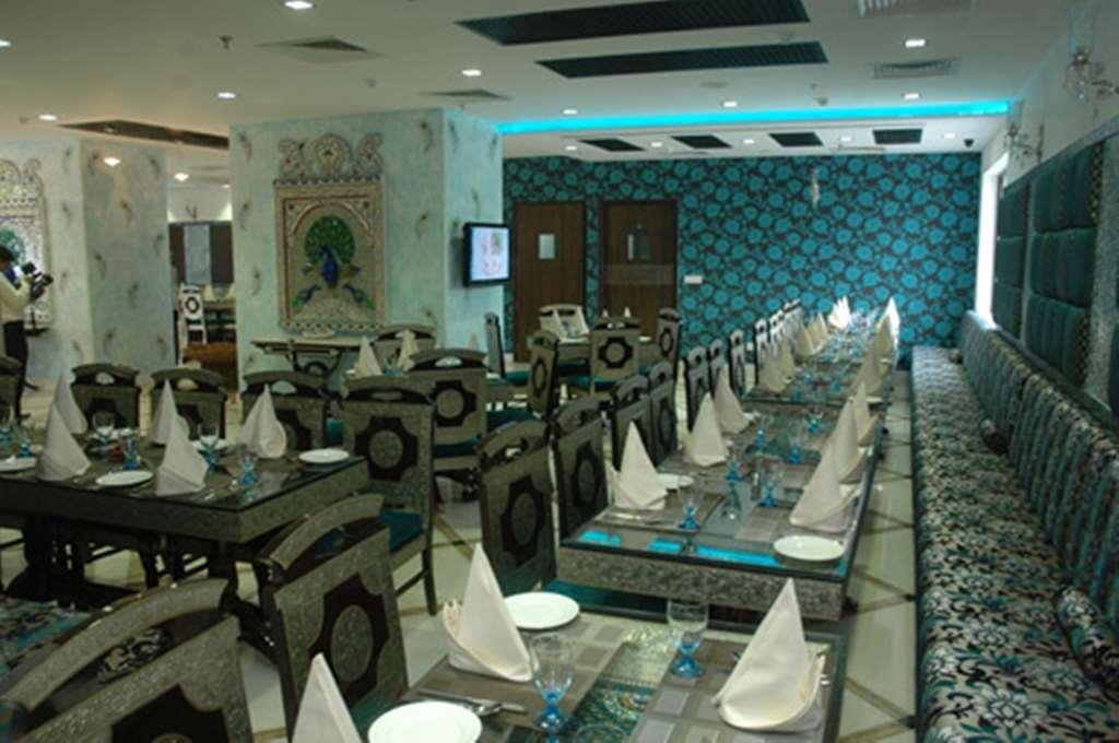 Hotel The Ashok, 5*